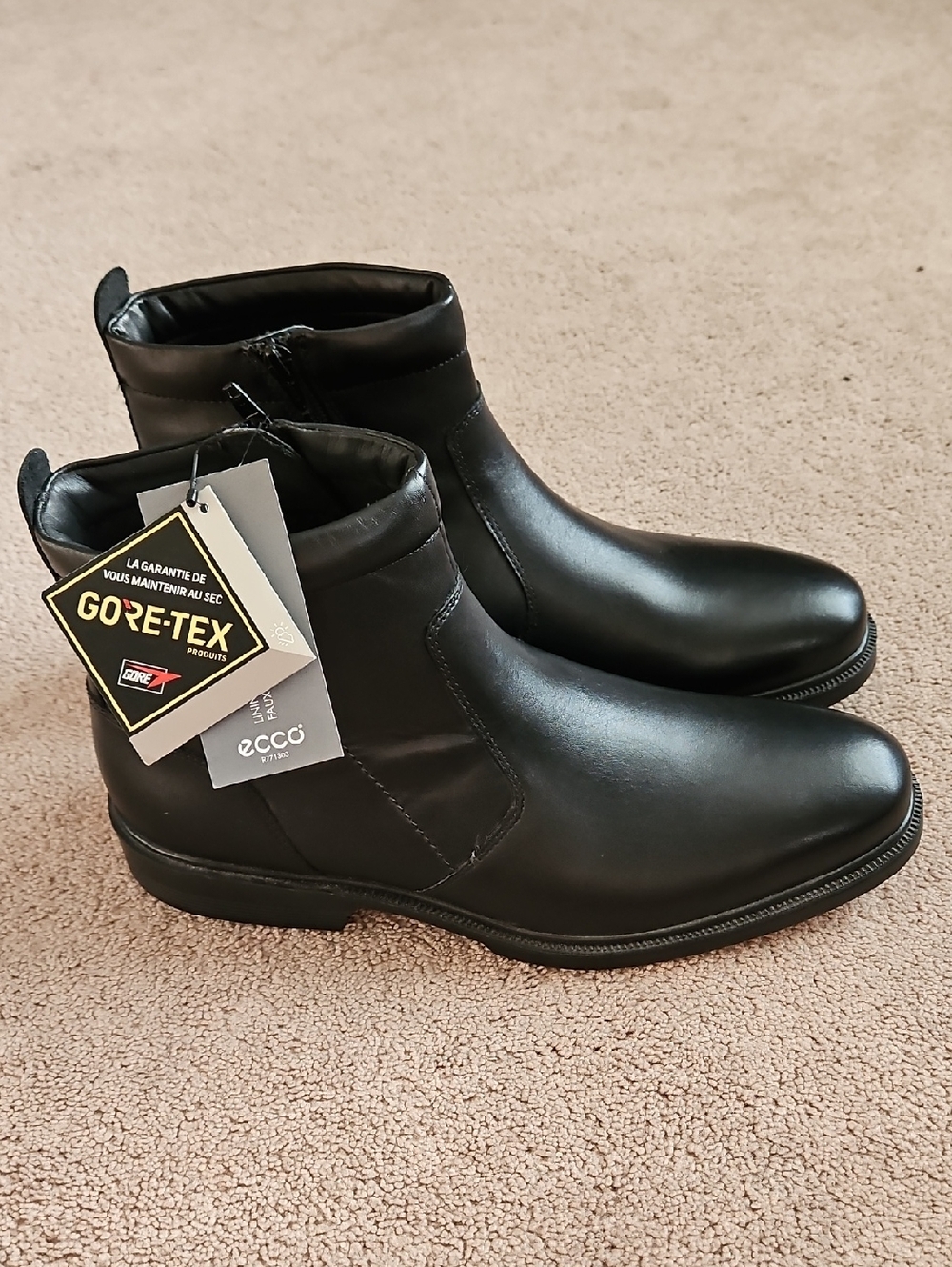 ECCO Men's Black Leather LISBON  Boots with Gore-Tex